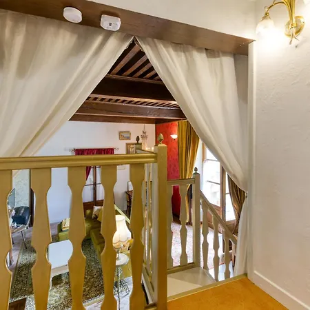 Au Chateau D'uriage-chamrousse